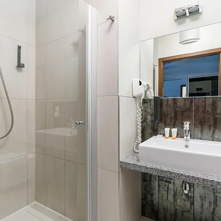 Mezzanine In 5 Star With Swimming Pool By Renters Apartmanhotel