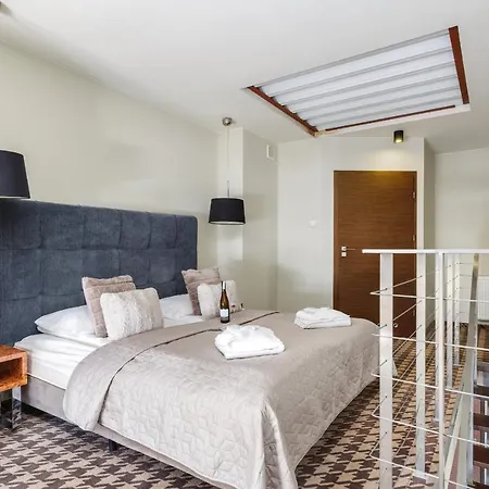 Mezzanine In 5 Star With Swimming Pool By Renters 3*