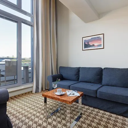 Apartmanhotel Mezzanine In 5 Star With Swimming Pool By Renters 3*